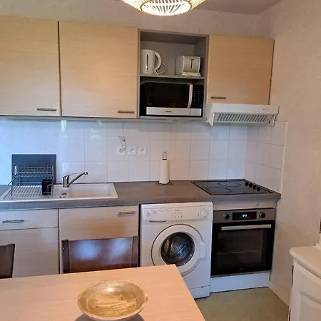 Dans Neuve - 5 Places Apartment